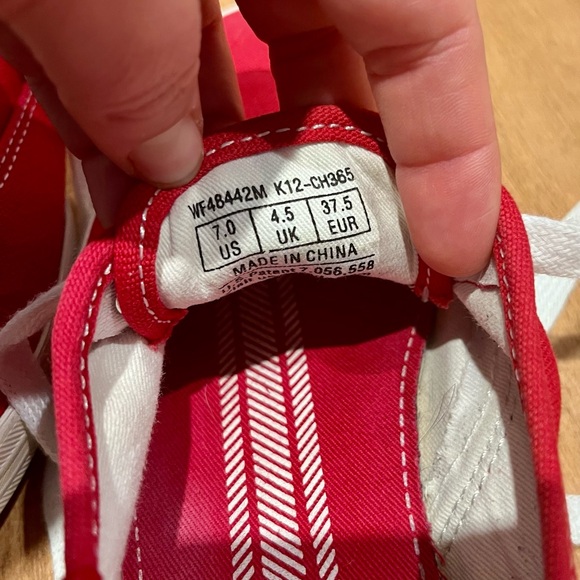 RED Taylor Swift x keds size 7 - Picture 3 of 4